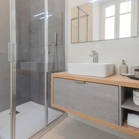 Manaraquattro - In Near The Center With Free Parking - Como
