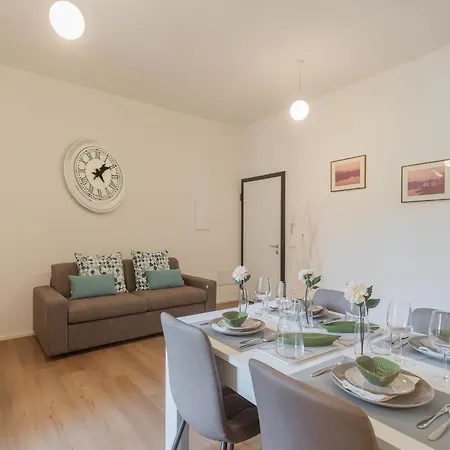 Manaraquattro - In Near The Center With Free Parking - Daire