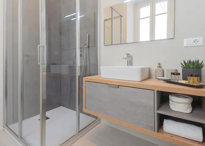 Manaraquattro - In Near The Center With Free Parking - Como