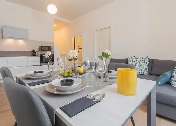 Apartmán Manaraquattro - In Near The Center With Free Parking - *