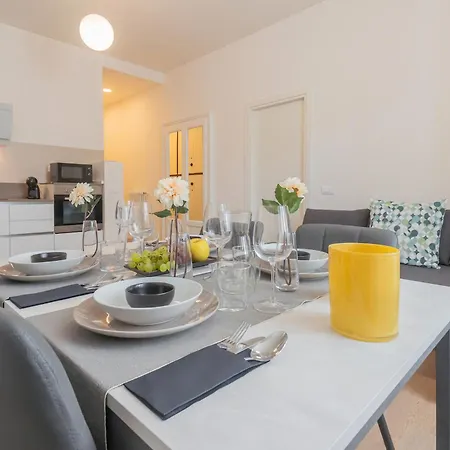 Apartmán Manaraquattro - In Near The Center With Free Parking - *